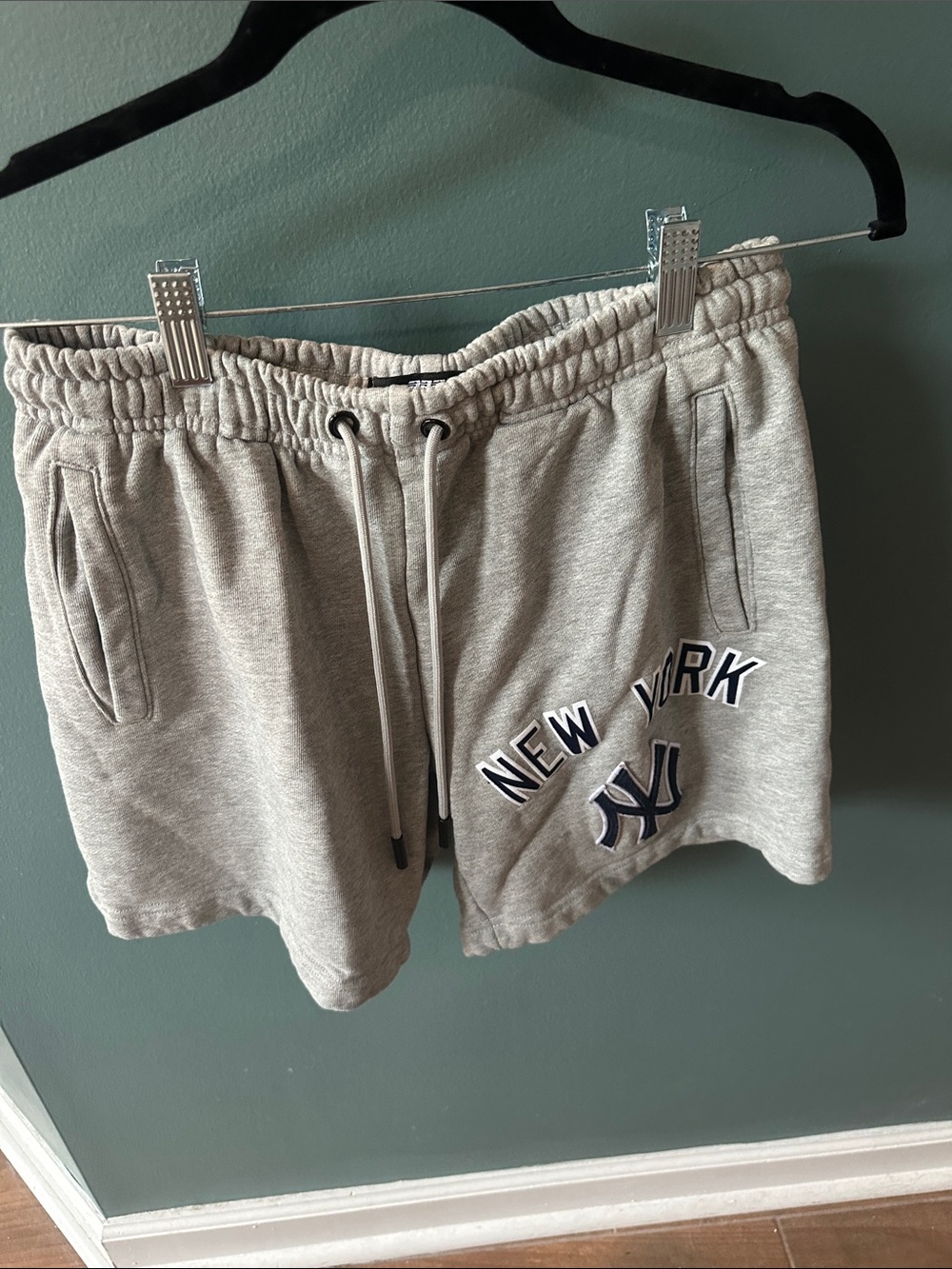 New York Yankees shorts NWOT